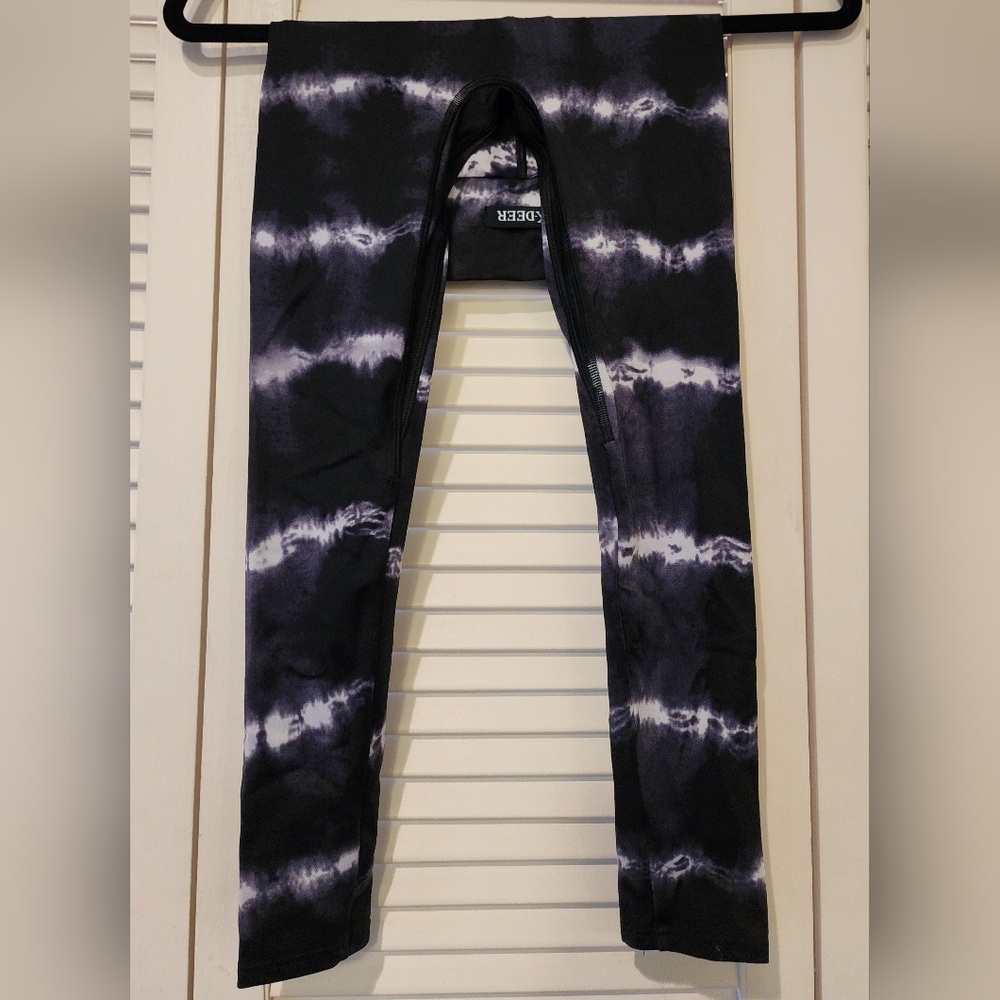 K Deer Kids Tye Die Striped Black and White Leggings